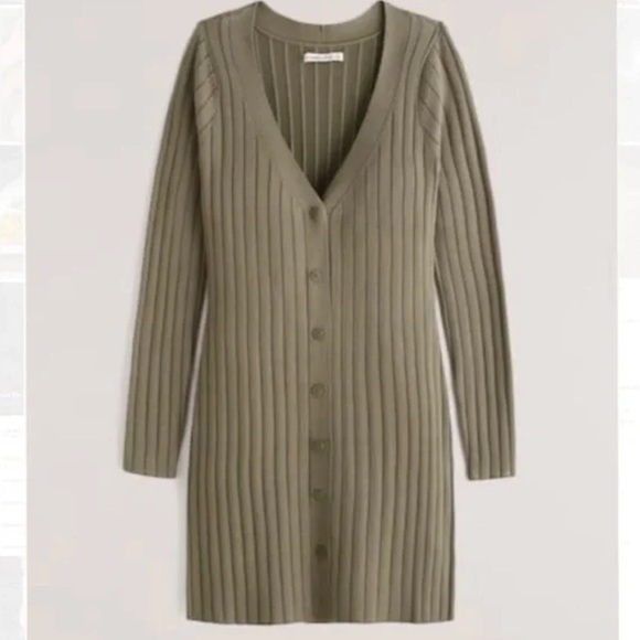 Abercrombie & Fitch Dresses & Skirts - Abercrombie and Fitch olive green long sleeve sweater mini dress size S